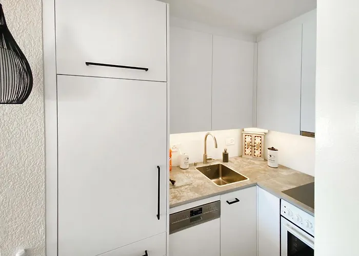 Jeanne D'arc Apt- D-33 By Interhome *